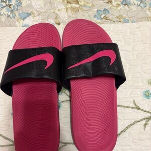Nike Women's Black and Pink Sandals